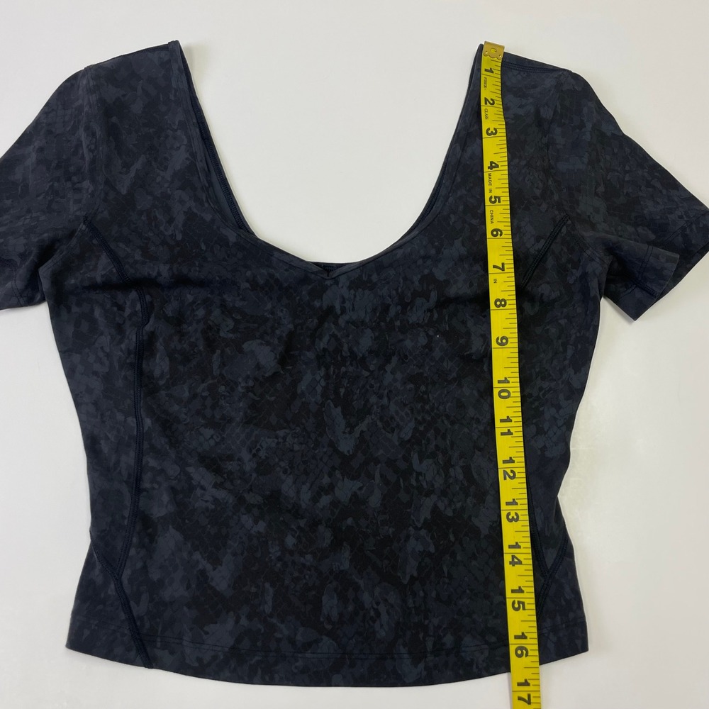 LULULEMON Align Tee Crop Hideaway snakeskin Camo Deep Coal Multi Size 4 - Picture 7 of 8